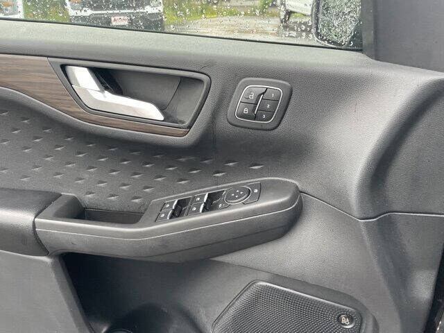 2020 Ford Escape Titanium