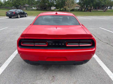 2015 Dodge Challenger SXT Plus