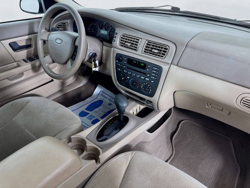 2004 Ford Taurus SES