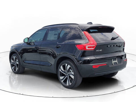 2026 Volvo XC40 B4 Plus