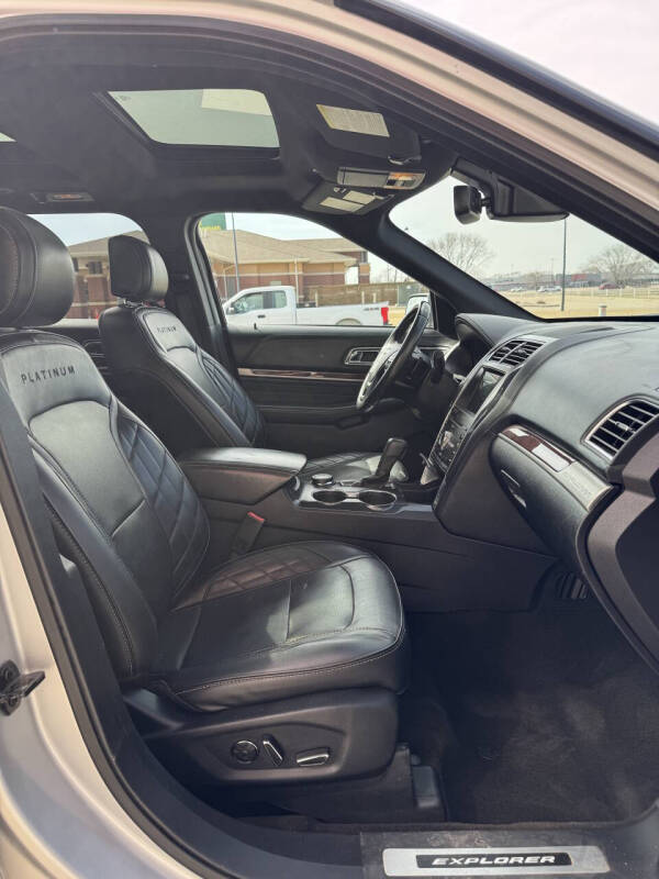2017 Ford Explorer Platinum