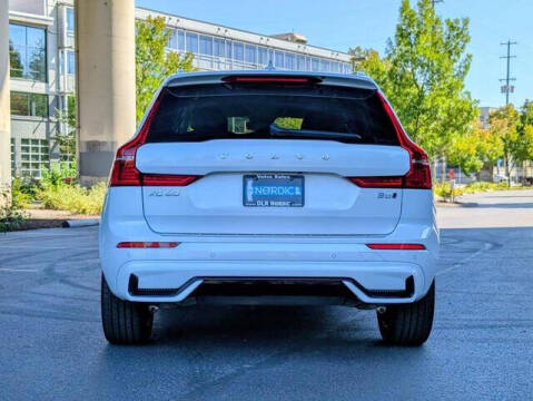 2023 Volvo XC60 B5 Plus Dark Theme