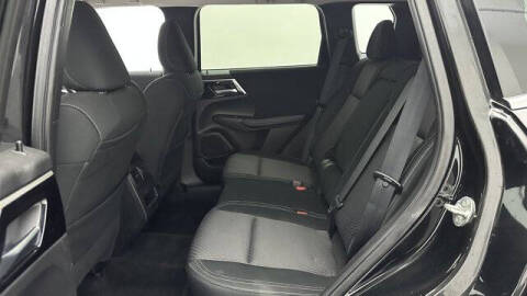 2024 Mitsubishi Outlander ES