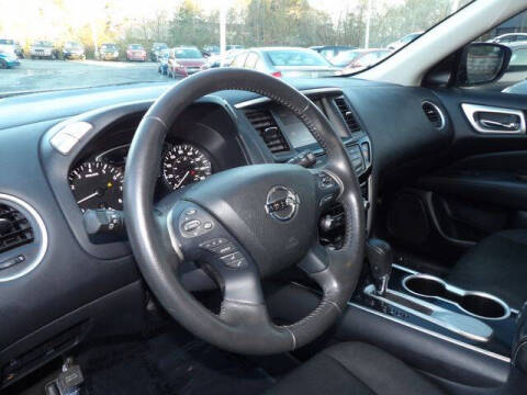 2020 Nissan Pathfinder SV