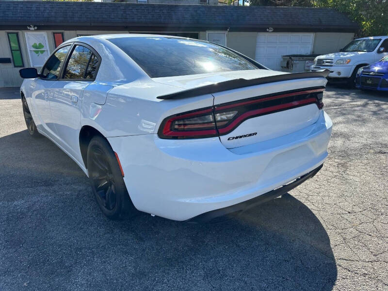 2016 Dodge Charger SE