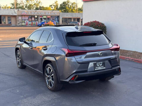 2023 Lexus UX 250h