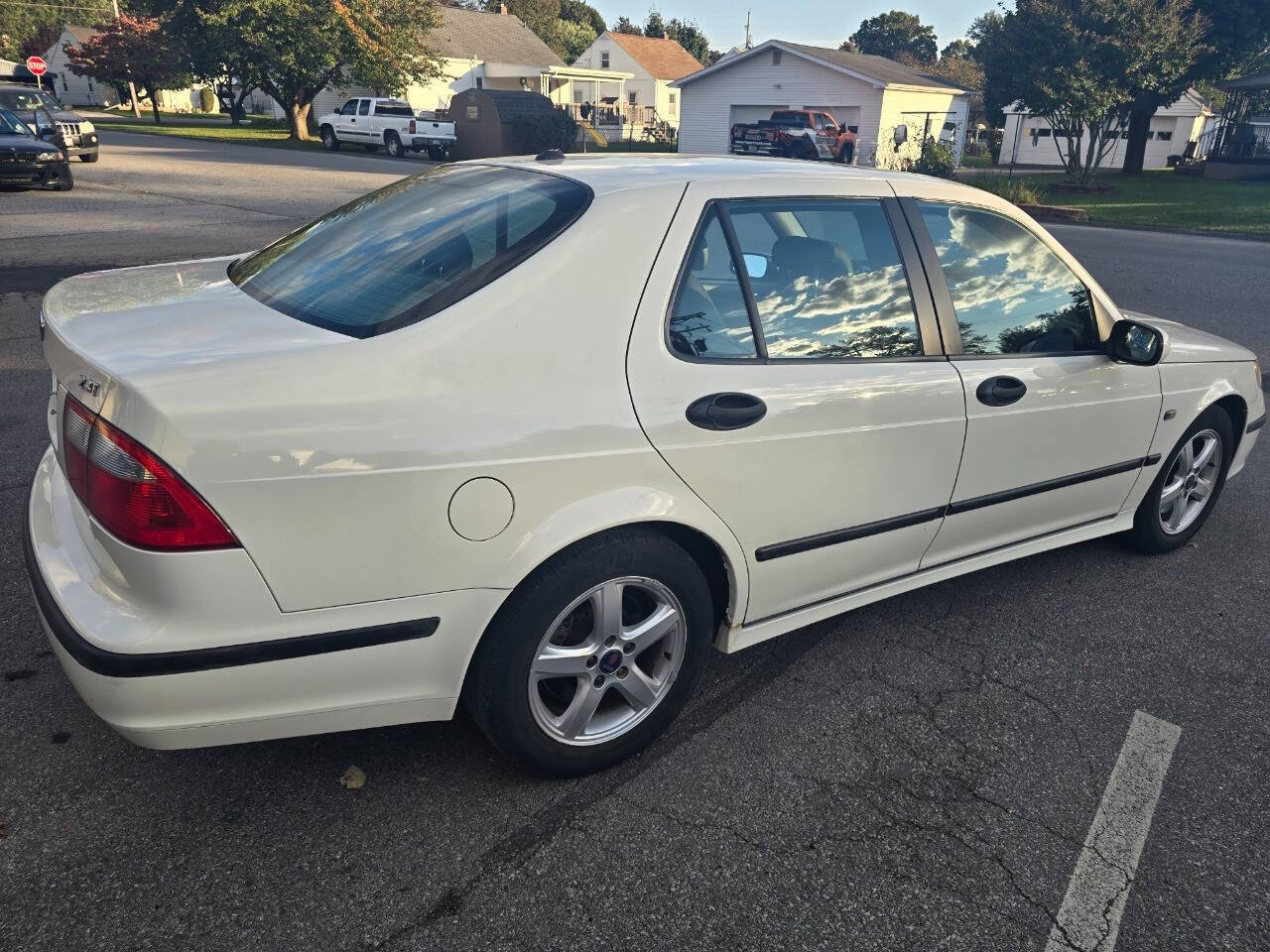 2004 Saab 9-5 for sale at QUEENSGATE AUTO SALES in York, PA