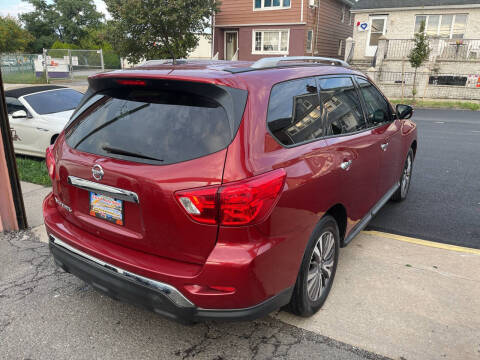 2017 Nissan Pathfinder S
