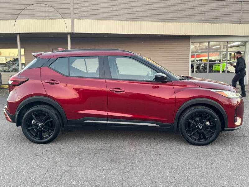 2024 Nissan Kicks SR