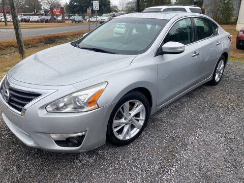 2014 Nissan Altima for sale at Baileys Truck and Auto Sales in Effingham SC