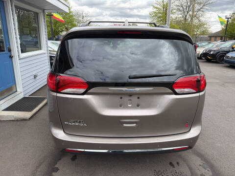 2018 Chrysler Pacifica Touring Plus