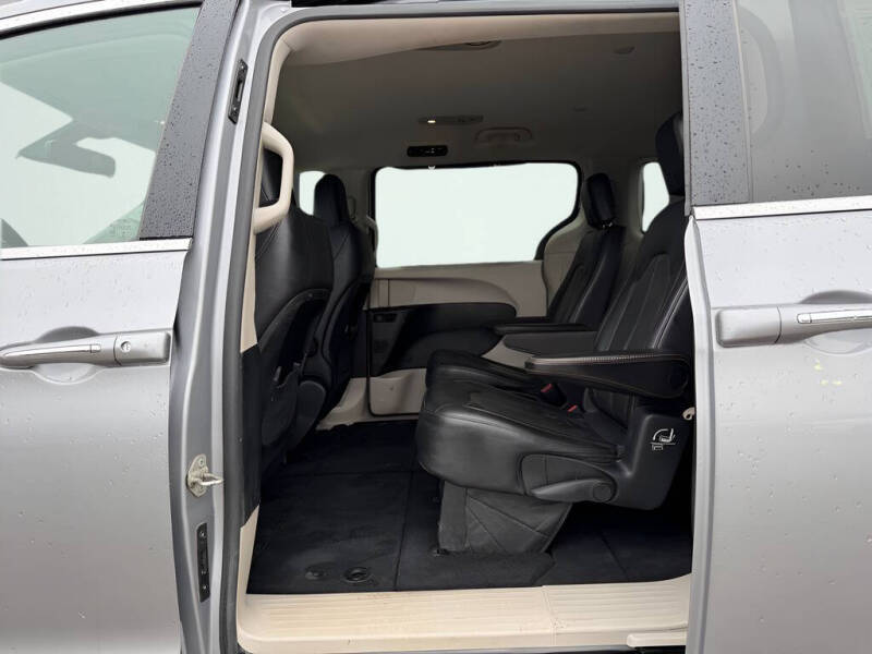 2019 Chrysler Pacifica Touring L