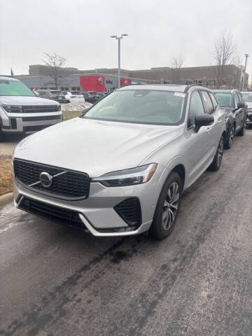 2025 Volvo XC60 B5 Plus Dark Theme