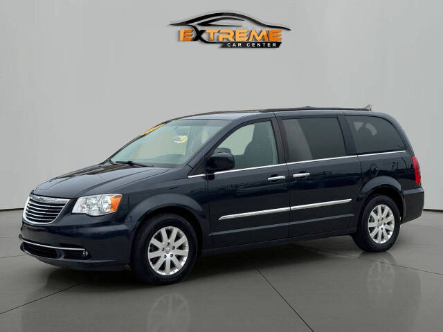 2014 Chrysler Town and Country for sale at Extreme Car Center in Detroit, MI