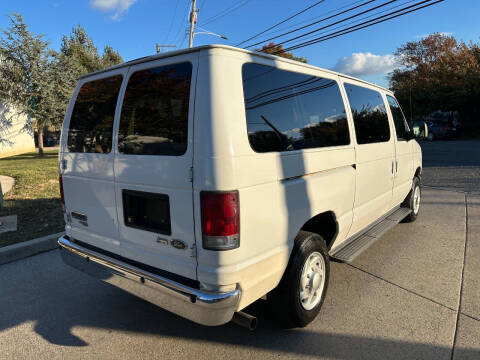 2009 Ford E-Series E-350 SD XLT
