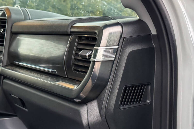 2025 Ford F-450 Super Duty Lariat