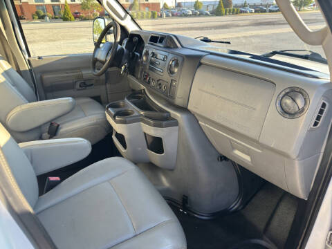 2016 Ford E-Series E-350 SD