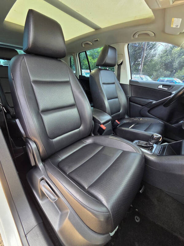 2011 Volkswagen Tiguan SEL 4Motion