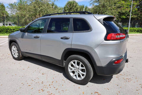 2016 Jeep Cherokee Sport