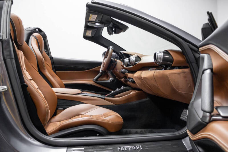 2021 Ferrari 812 GTS