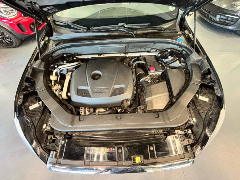 2019 Volvo XC60 T5 Momentum