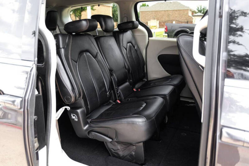 2018 Chrysler Pacifica Touring L Plus