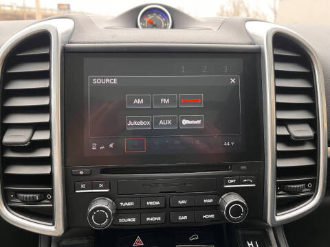 2017 Porsche Cayenne Platinum Edition