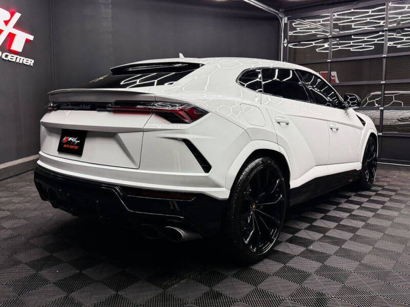 2022 Lamborghini Urus