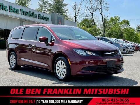 2018 Chrysler Pacifica for sale at Right Price Auto in Sevierville TN