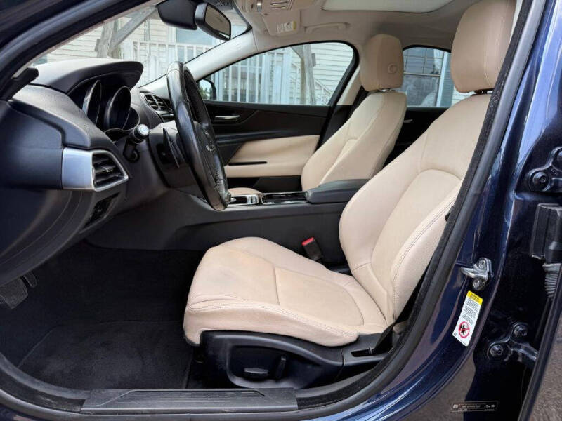 2017 Jaguar XE 25t