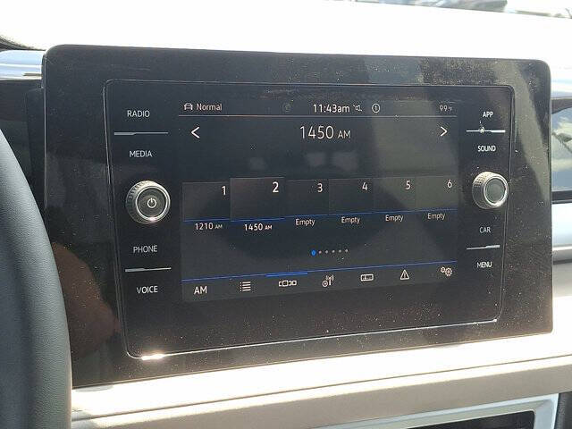 2025 Volkswagen Taos SE 4Motion