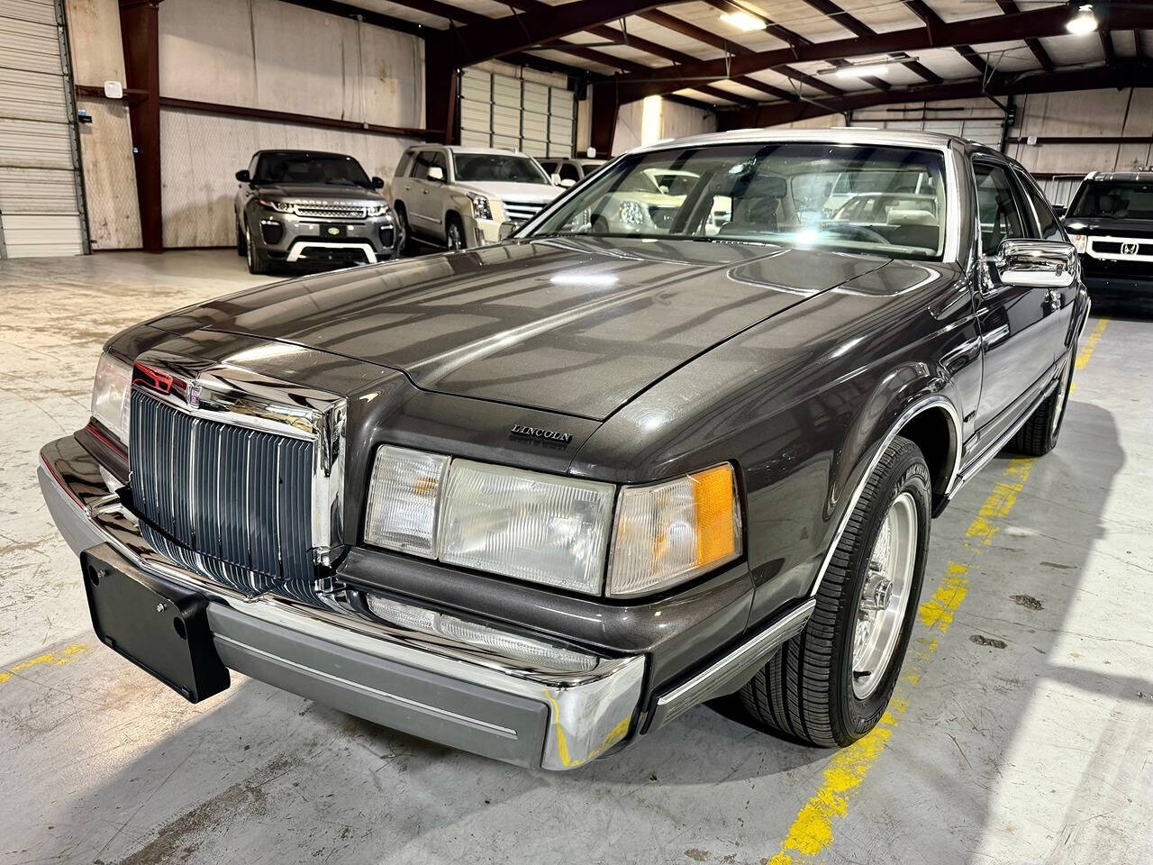 1992 Lincoln Mark VII for sale at Carnival Car Company in Victoria, TX