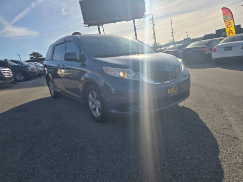2014 Toyota Sienna LE 8-Passenger