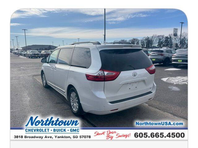 2017 Toyota Sienna