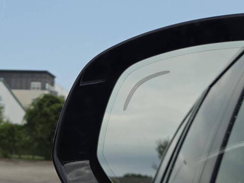 2022 Volvo XC90 T6 Momentum 6-Passenger