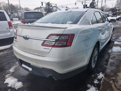 2015 Ford Taurus SEL