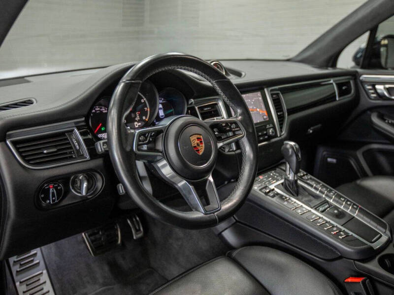 2017 Porsche Macan