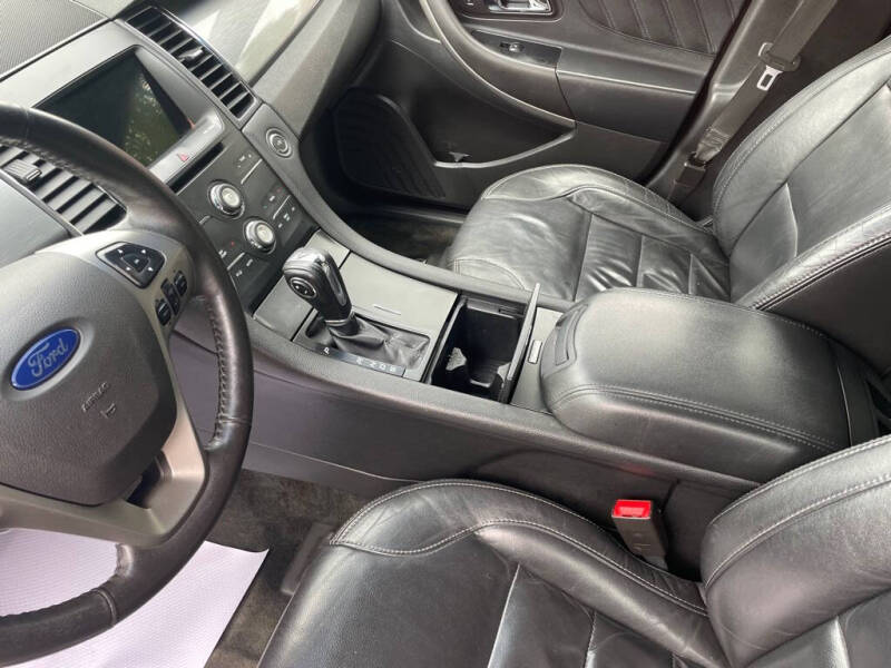 2016 Ford Taurus SEL