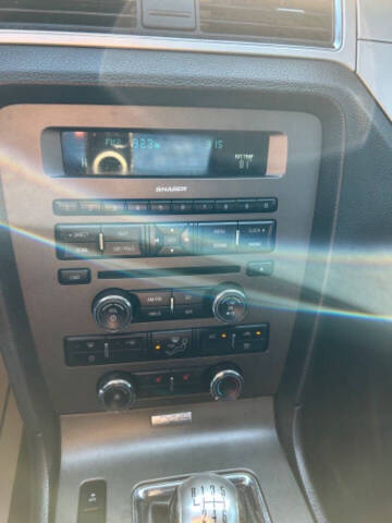 2012 Ford Mustang V6