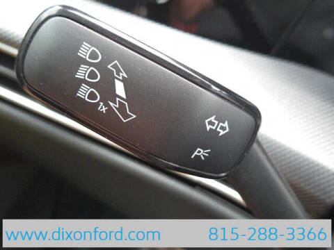 2025 Volkswagen Golf GTI SE