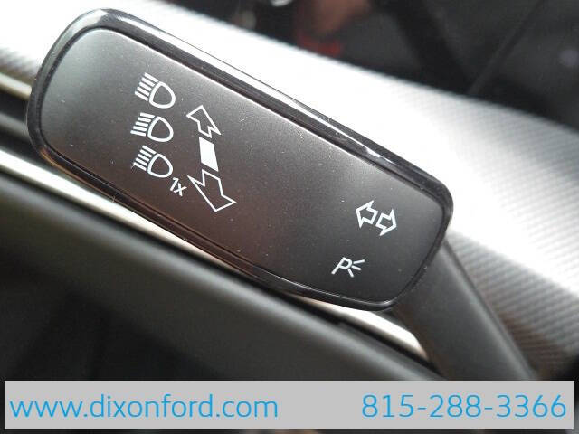 2025 Volkswagen Golf GTI SE