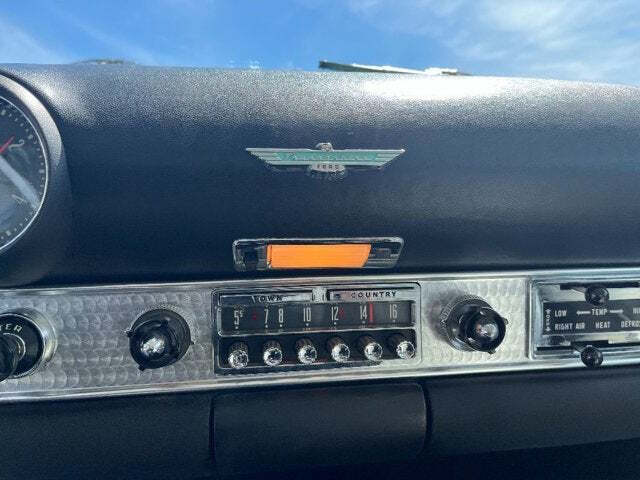 1956 Ford Thunderbird 27