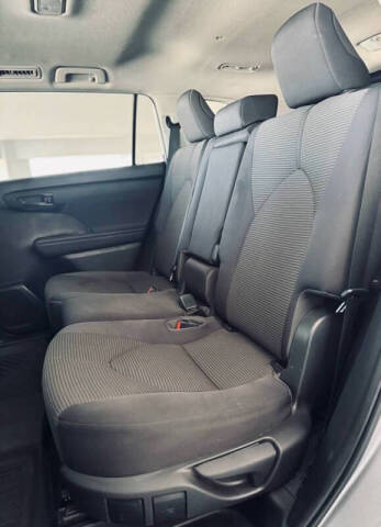 2021 Toyota Highlander LE