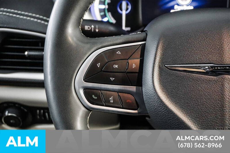 2024 Chrysler Pacifica Plug-In Hybrid Select