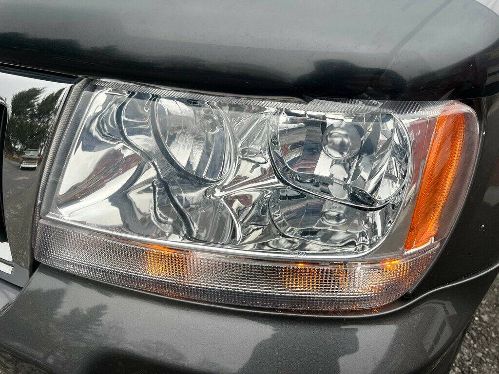 2004 Jeep Grand Cherokee 17