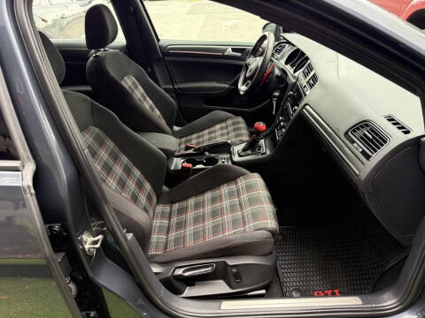 2020 Volkswagen Golf GTI S