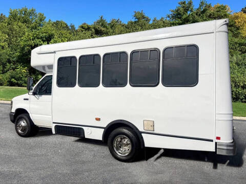 2017 Ford E-350