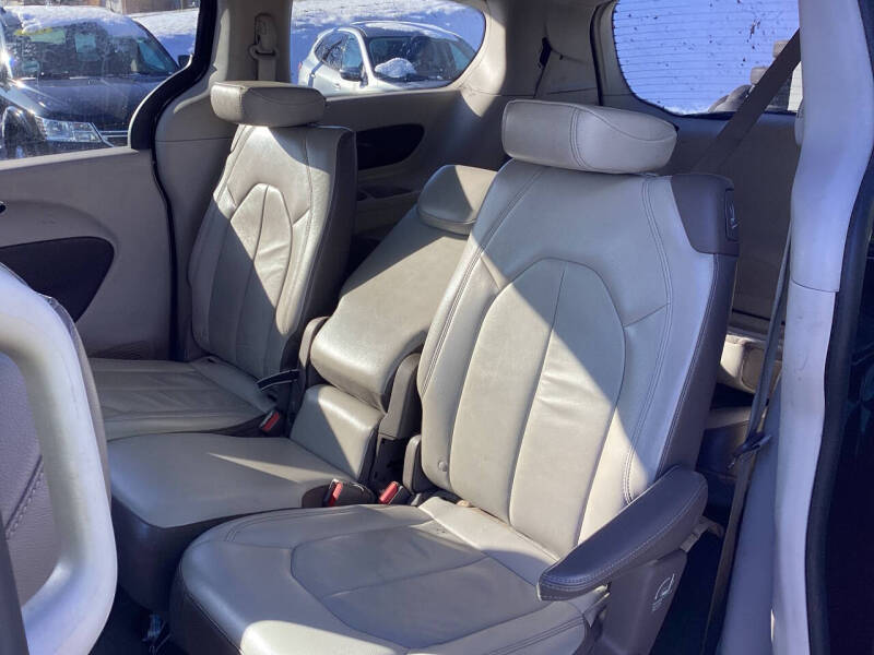 2017 Chrysler Pacifica Touring Plus