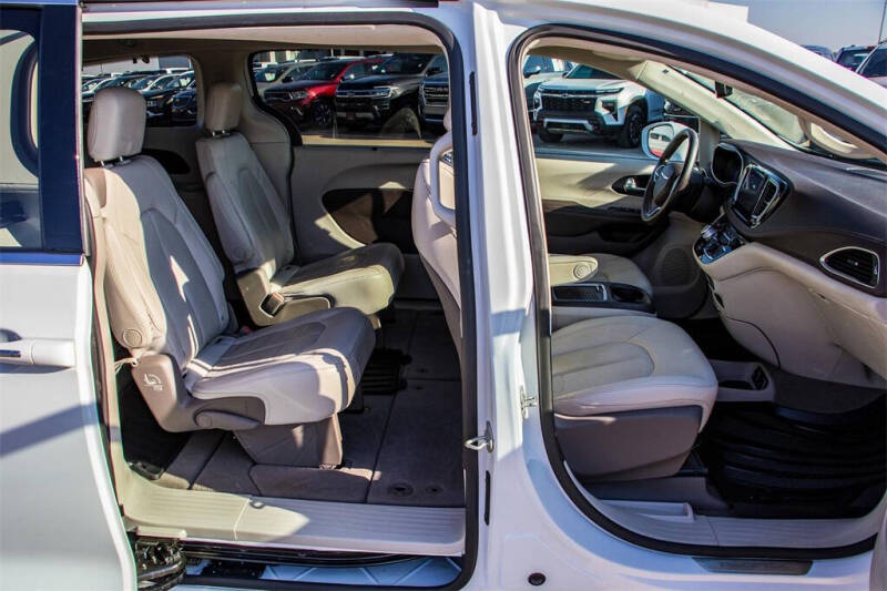 2021 Chrysler Pacifica Touring L