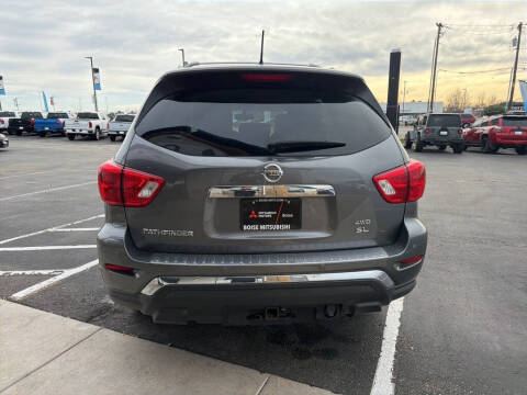 2017 Nissan Pathfinder SL